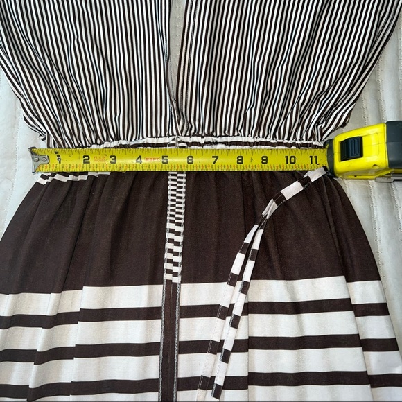 CRISTINA LOVE Short Sleeve Striped Dress Size Medium for Woman EUC - Picture 5 of 10